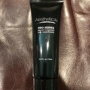 Aesthetica Pro-Series Brush Cleanser & Conditioner